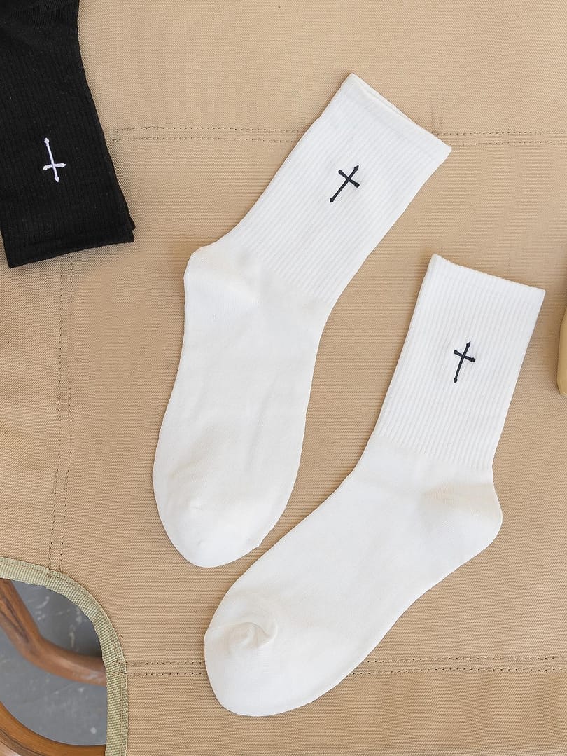 Calcetines Bordados con Cruz - Image 3